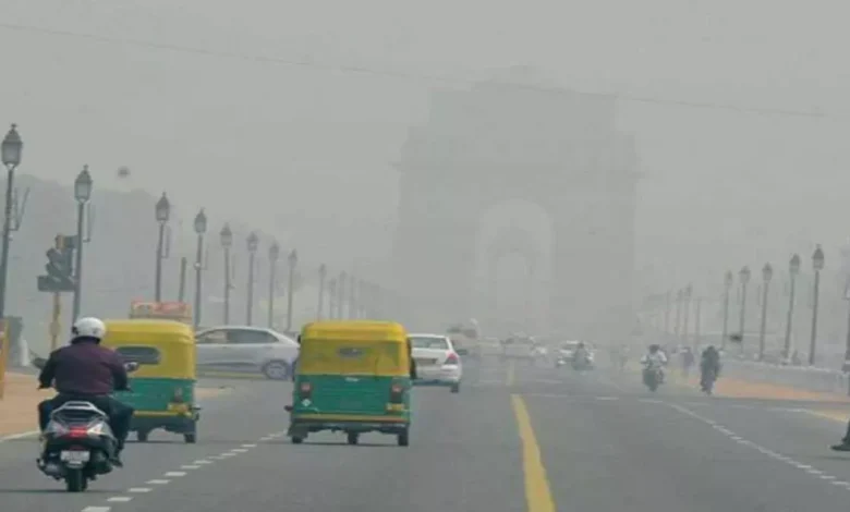 Delhi's air quality deteriorates to severe level as air quality deteriorates.