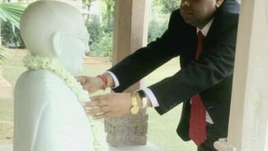 A two-minute silence was observed at Raj Bhavan to pay tribute to Mahatma Gandhi on his death anniversary.
