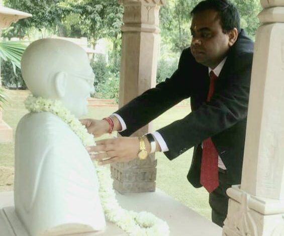 A two-minute silence was observed at Raj Bhavan to pay tribute to Mahatma Gandhi on his death anniversary.