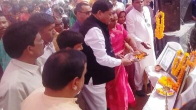 Minister Mr. Baghel joins Nandghat Vikash Bharat Sankalp Yatra campaign