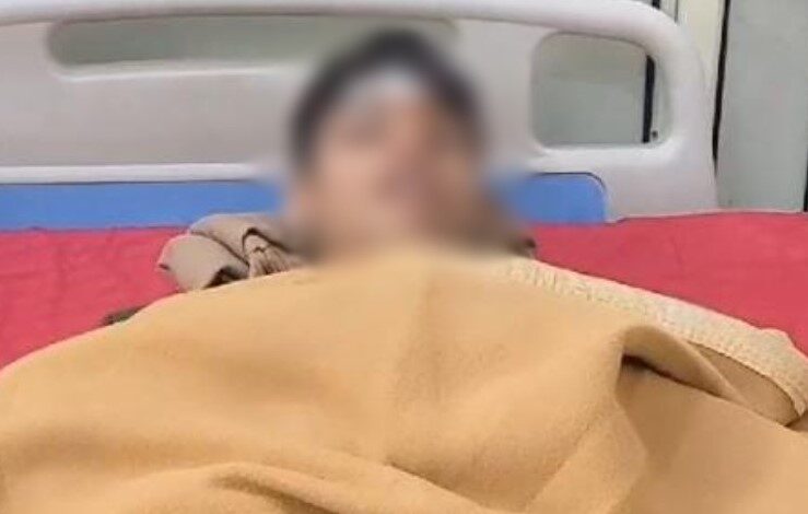 Gwalior: A 15-year-old boy was beaten up breathlessly for refusing to play cricket, the injured student was admitted to a private hospital.