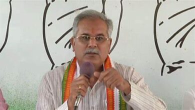 CG Breaking: Former Chief Minister Bhupesh Baghel surrenders after reaching court, chargesheet filed in case of violation of Corona guideline...