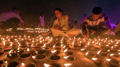 Diwali was celebrated once again in the country, Ayodhya started echoing with the chant of Shri Ram's name and Ramnami flags waved everywhere ...