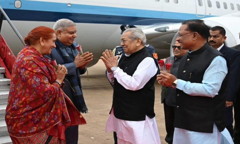 Vice President Jagdeep Dhankhar arrives in Raipur, Governor and Chief Minister welcome.