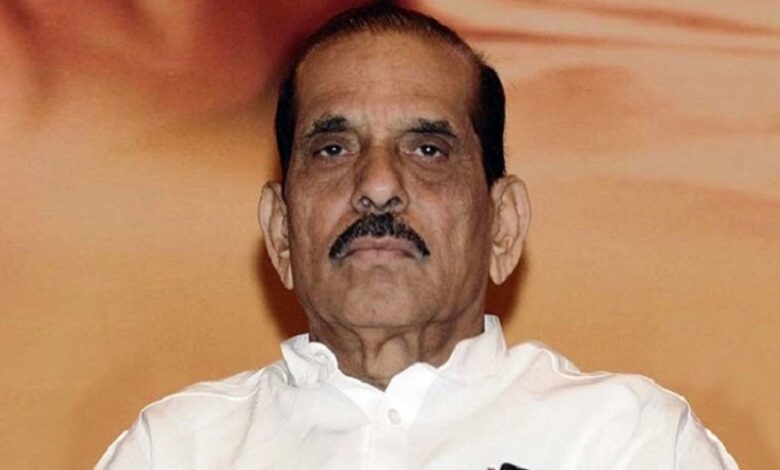 Governor condoles the passing away of former Lok Sabha Speaker Shri Manohar Joshi.