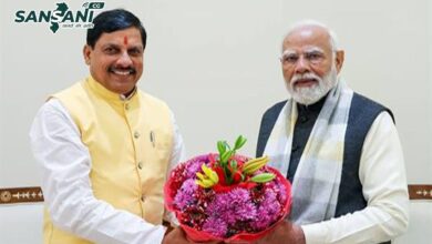 Chief Minister Dr. Yadav meets PM Modi.