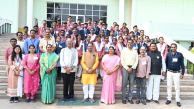 Bright students of Jashpur who returned from a study tour of ISRO and Madras IIT witnessed the proceedings of the assembly.