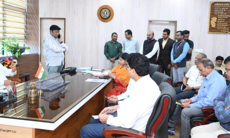 The Labour Minister of the State took over the charge of Chairman of Chhattisgarh Building and Other Construction Workers Welfare Board.