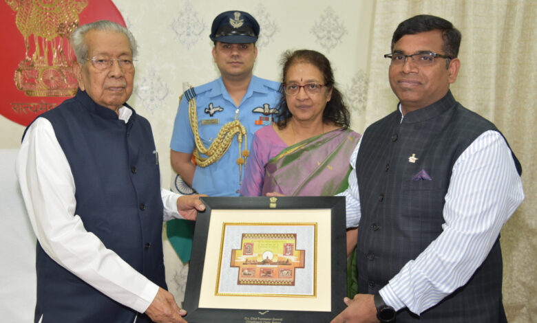 Chief Postmaster General calls on Governor Shri Harichandan.