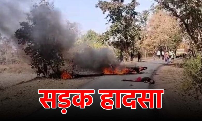 Road accident: Fierce collision between 2 bikes, turning into fireball.