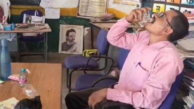 Teacher was openly drinking alcohol while sitting in school, DEO suspended.