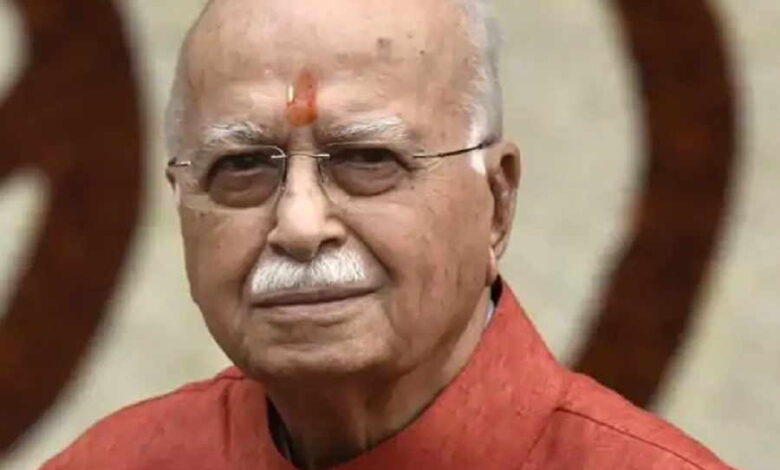 LK Advani receives congratulations for being awarded Bharat Ratna.