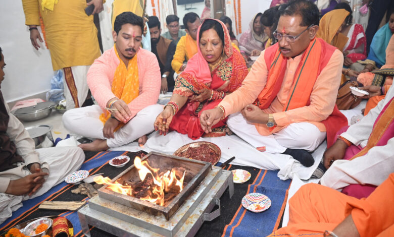 Chief Minister Vishnu Dev offered prayers before shifting to Civil Line Niwas in capital Raipur.