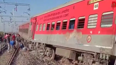 Rajasthan: Superfast train derailed in Rajasthan, there was a stir due to a loud explosion.