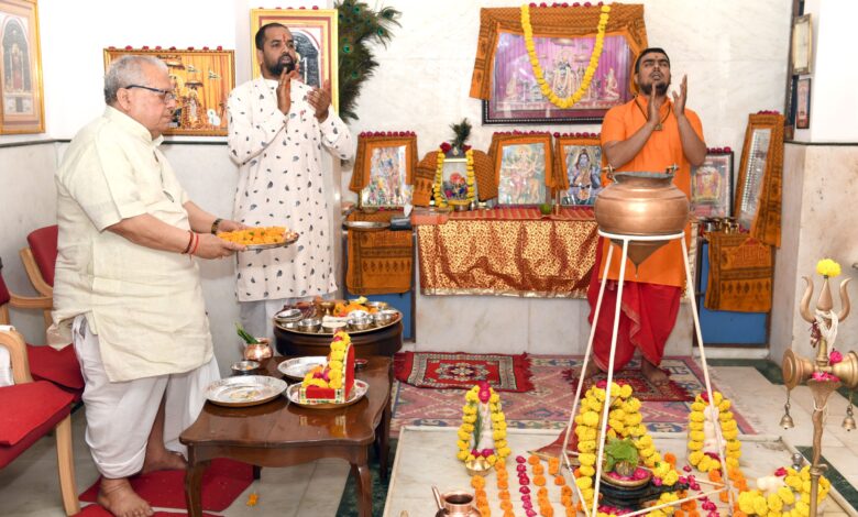 Governor Mishra offered prayers on the occasion of Nav Samvatsar and prayed for everyone's well-being.