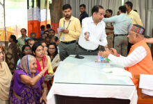 Jan Darshan: Chief Minister meets needy people.