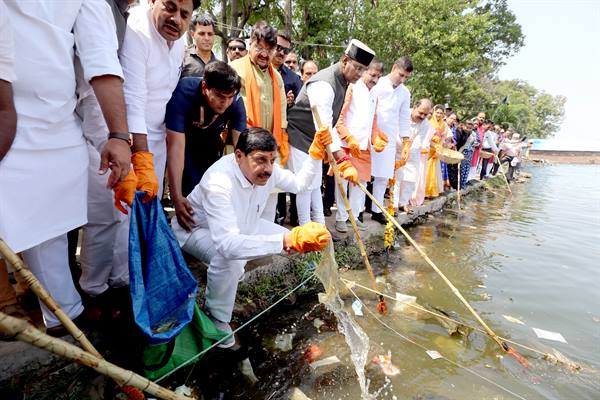 Plantation around water sources should be encouraged: Chief Minister Dr. Yadav.