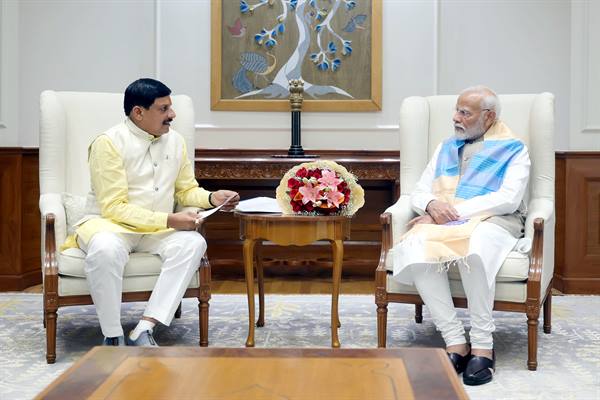 CM Dr. Yadav calls on PM Modi, invites him for Bhumi Pujan of Ken-Betwa project.