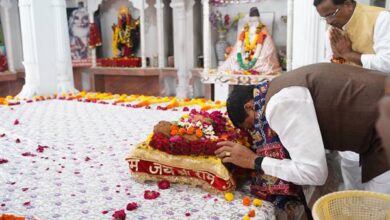 Chief Minister Dr. Yadav performs darshan at Shri Valmiki Dham Siddhpeeth