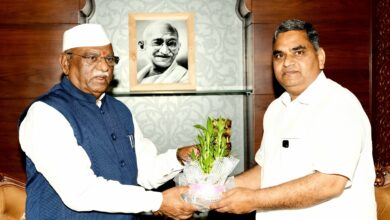 MoS Shri Dak calls on Governor.