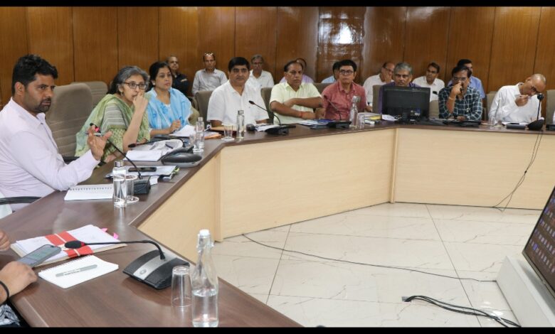 IAS Shri Rajan Vishal takes charge of Agriculture and Horticulture Department and holds meeting with officers