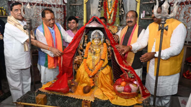 The Chief Minister offered prayers at Chandi temple in Durg and prayed for the happiness and prosperity of the people of the state