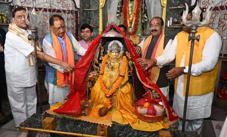 The Chief Minister offered prayers at Chandi temple in Durg and prayed for the happiness and prosperity of the people of the state