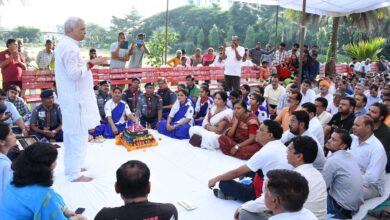 Agriculture and Horticulture Minister pays floral tributes to Father of the Nation Mahatma Gandhi and former Prime Minister Lal Bahadur Shastri on their birth anniversaries