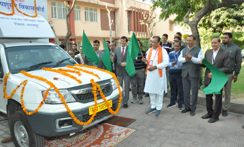 Minister Shri Joraram Kumawat flags off Liquid Nitrogen Transport Vehicle