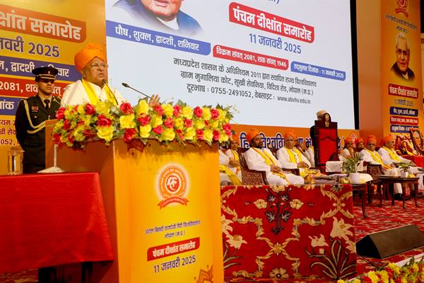 Along with being knowledgeable, it is necessary to put it into practice: Governor Shri Patel