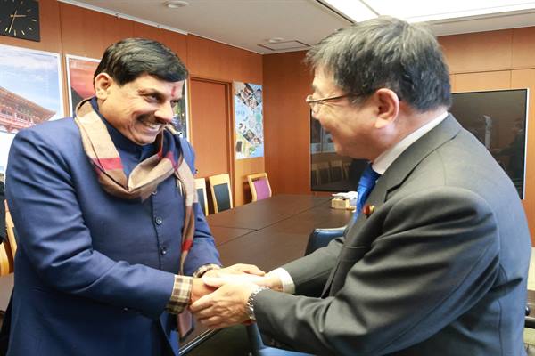 Chief Minister Dr. Yadav meets Japanese Tourism Minister Furukawa