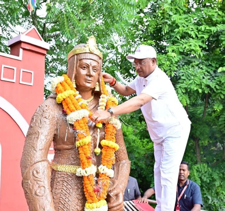 हमारा तिरंगा पूर्वजों के वर्षों के संघर्षों और बलिदान का जीवंत प्रतीक : मुख्यमंत्री श्री साय