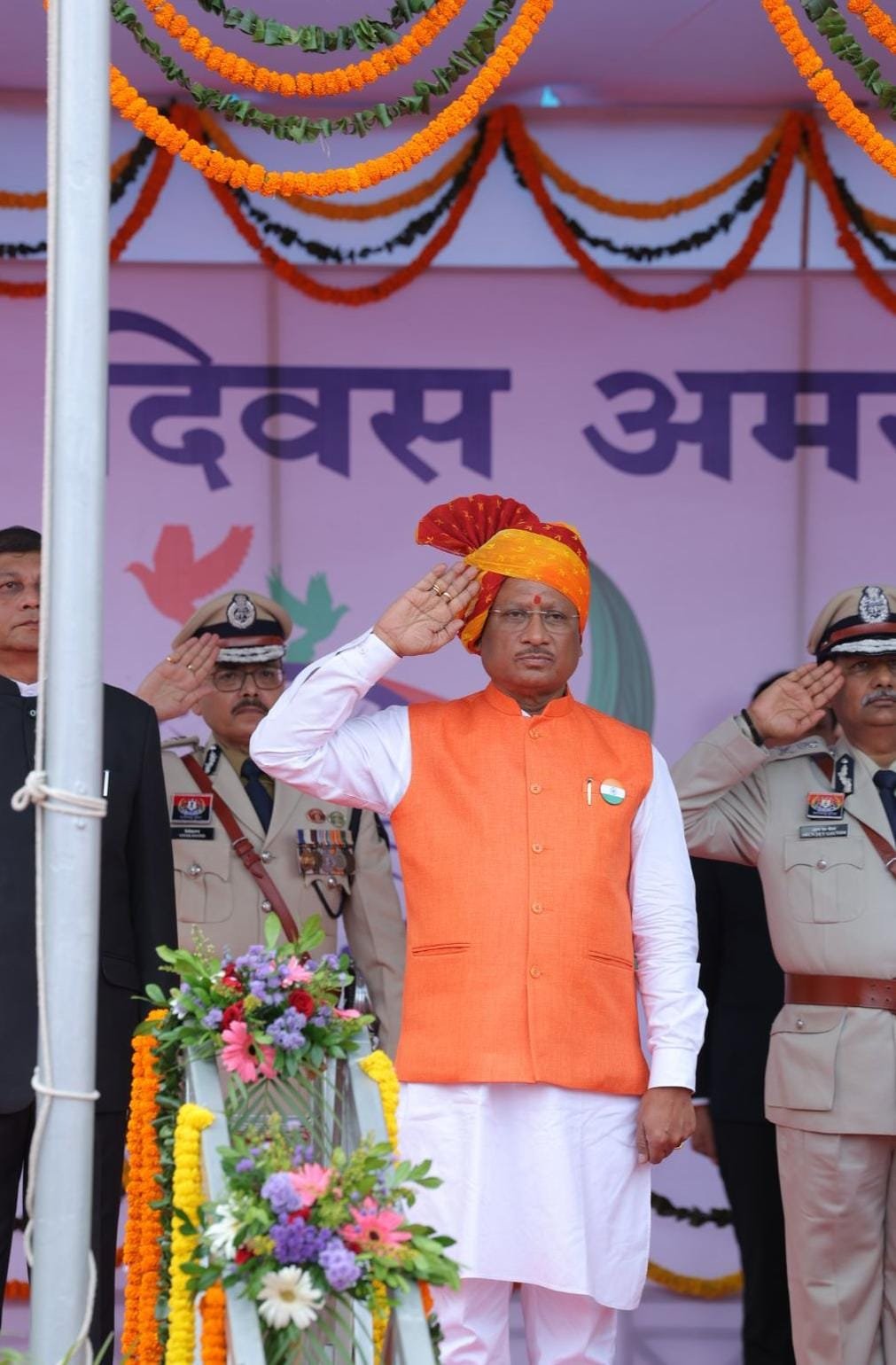 जन-जन की सहभागिता से साकार होगा विकसित छत्तीसगढ़ का सपना: मुख्यमंत्री श्री विष्णु देव साय 2 जन-जन की सहभागिता से साकार होगा विकसित छत्तीसगढ़ का सपना: मुख्यमंत्री श्री विष्णु देव साय