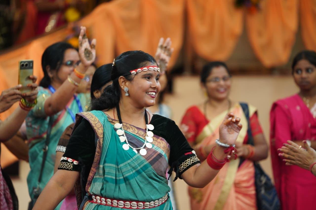 छत्तीसगढ़ रजत महोत्सव: महिला सम्मेलन एवं तीजा-पोरा महोत्सव का भव्य आयोजन 1 छत्तीसगढ़ रजत महोत्सव: महिला सम्मेलन एवं तीजा-पोरा महोत्सव का भव्य आयोजन