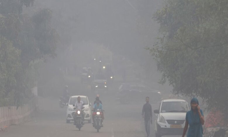 Red alert in 12 areas of Delhi, orange in 22, air quality in 'very poor' category